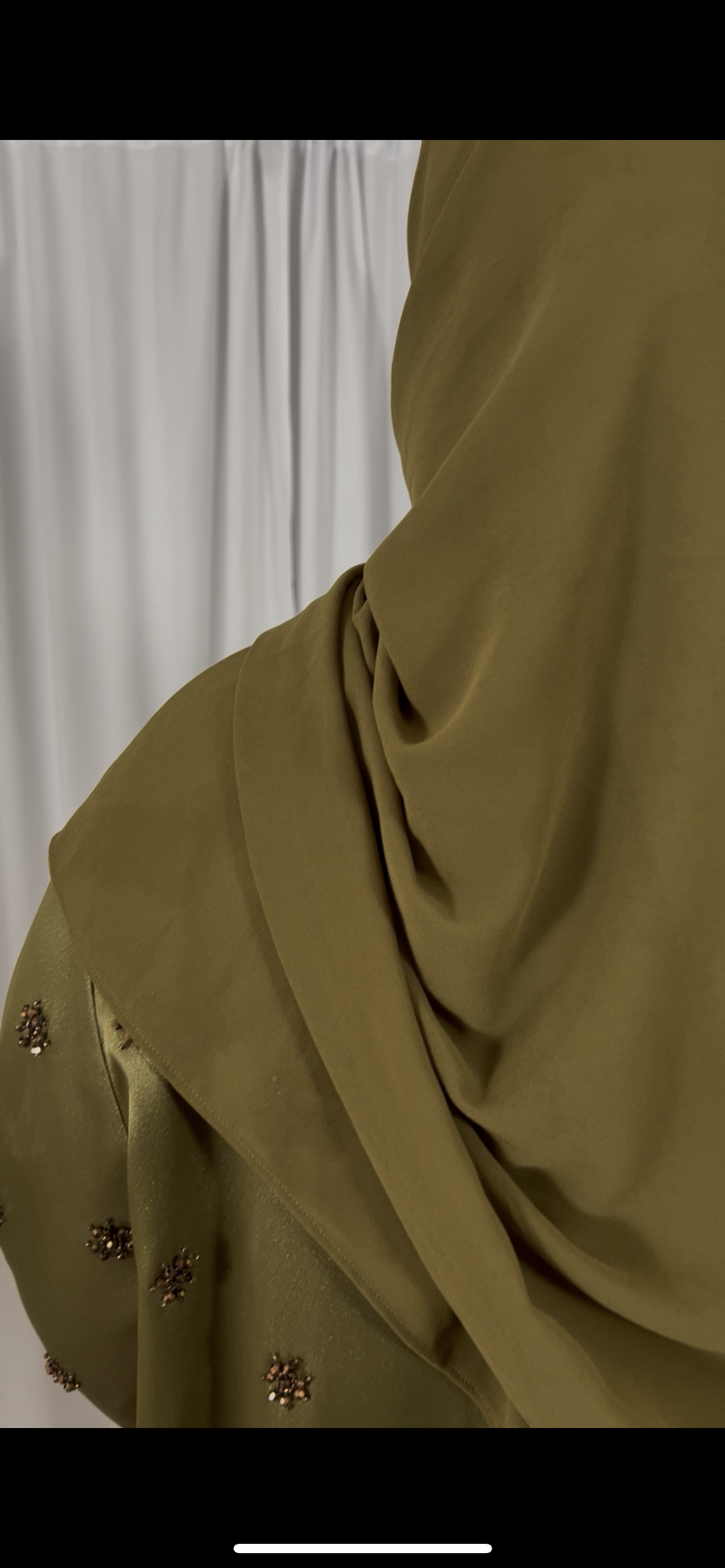 Grace in the Cold: Modesty and Elegance for Muslim Women in Winter